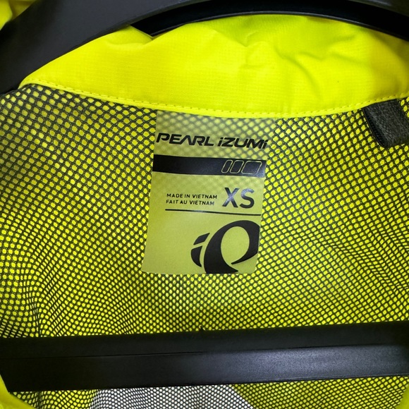 Pearl Izumi Women’s Cycling Jacket - Picture 3 of 3